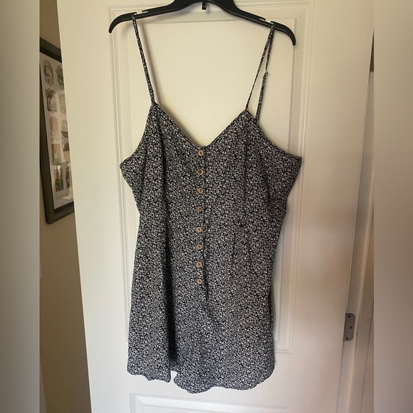 Shein Black & White Romper - Picture 1 of 3